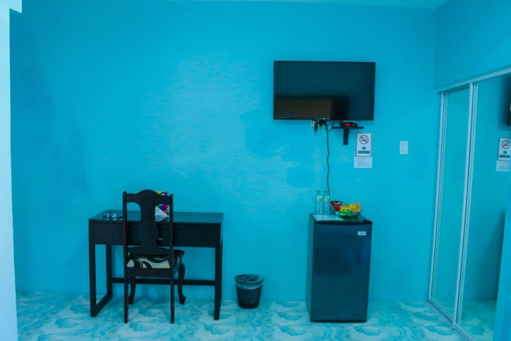 Ocean View Beach Hotel Deluxe Room, 1 Queen Bed 4