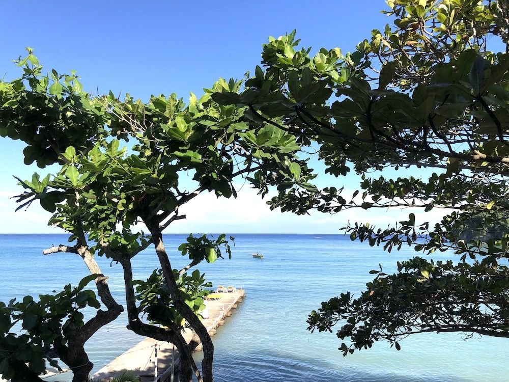 Sand And Tan Beach Hotel Standard Room 5