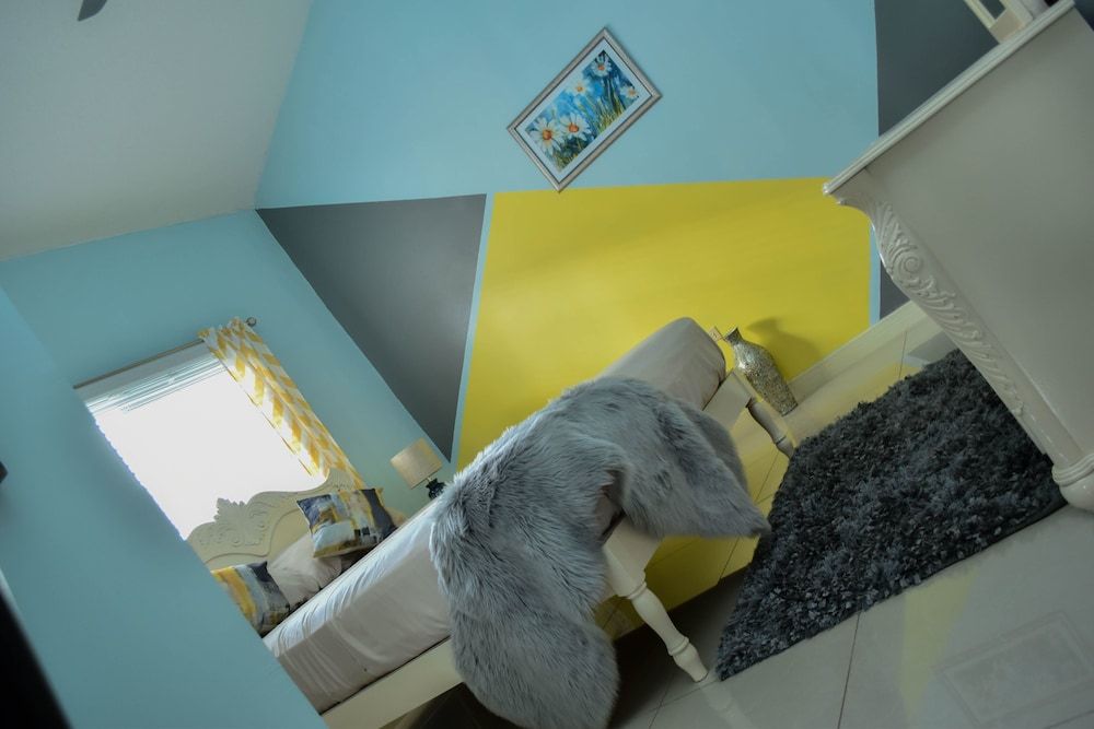 Comfort House, 2 Queen Beds, Mountain View
