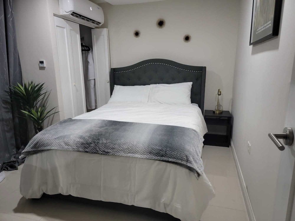 Bayfront Villas and Apt Basic Apartment 2