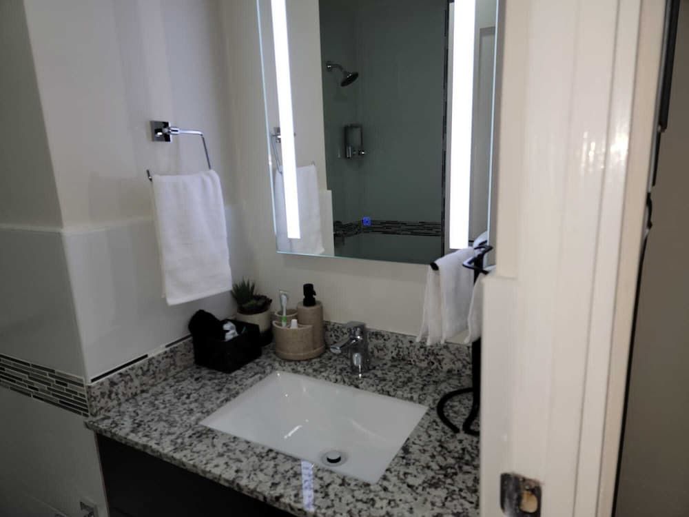 Bayfront Villas and Apt Basic Apartment 6