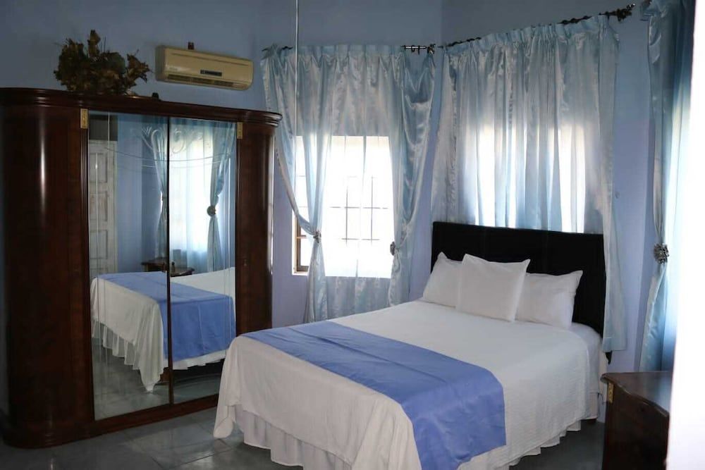 Little Savoy Guest House Deluxe Room, 1 Bedroom 3