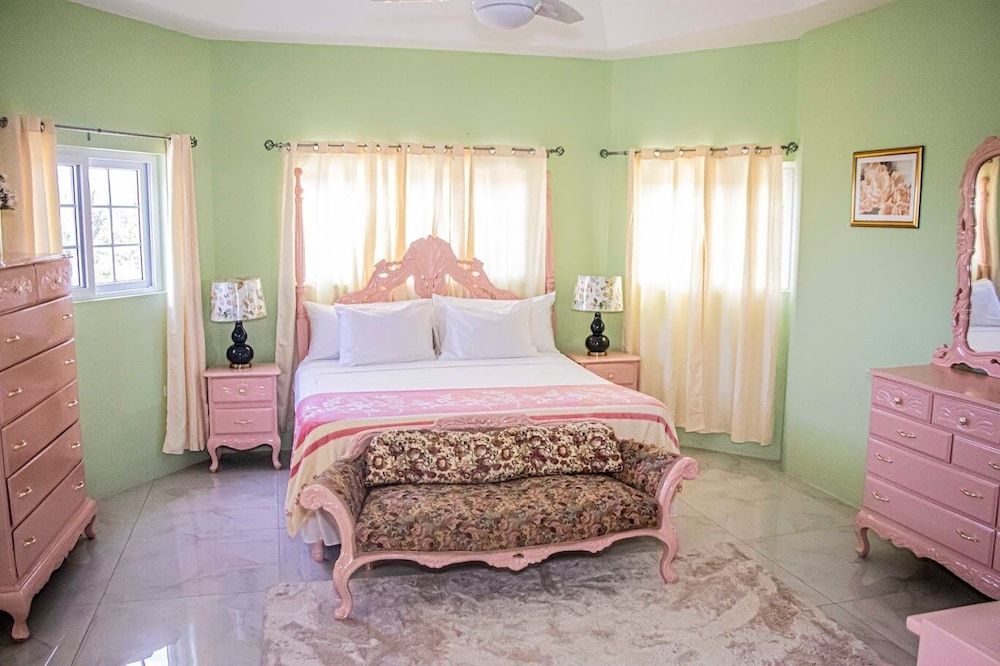 Deluxe Villa