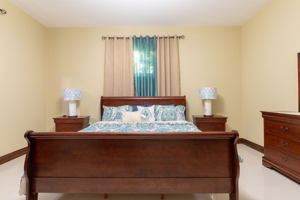 Luxury Apartment, Multiple Beds