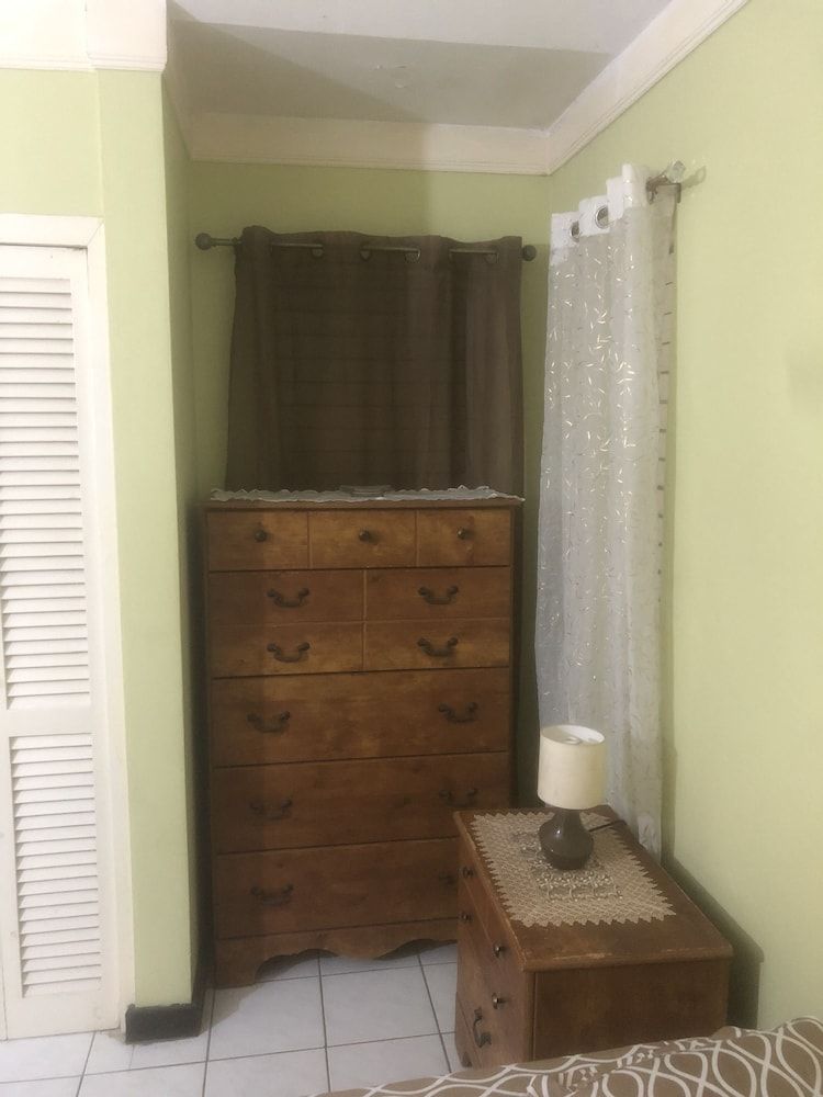 Finest Accommodation Renfrew Place Single Room 7