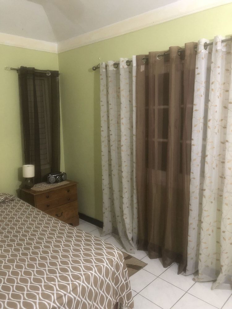 Finest Accommodation Renfrew Place Single Room 5