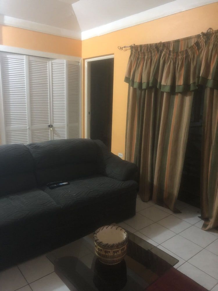 Finest Accommodation Renfrew Place Single Room 23