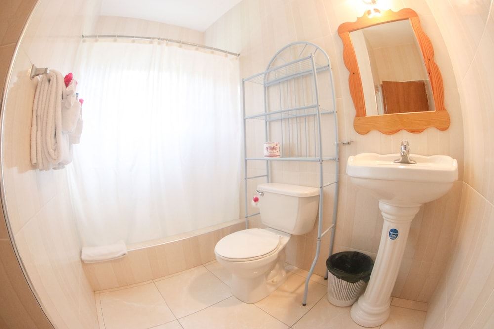 Van Villa Holidays Comfort Room 6