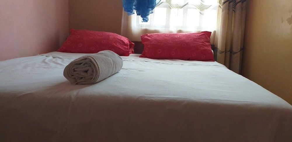 Royal Pine Cottages Deluxe Double Room 2