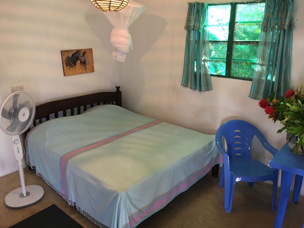 Gloria Beach Lodge Basic Double Room, 1 Double Bed, Garden View 4