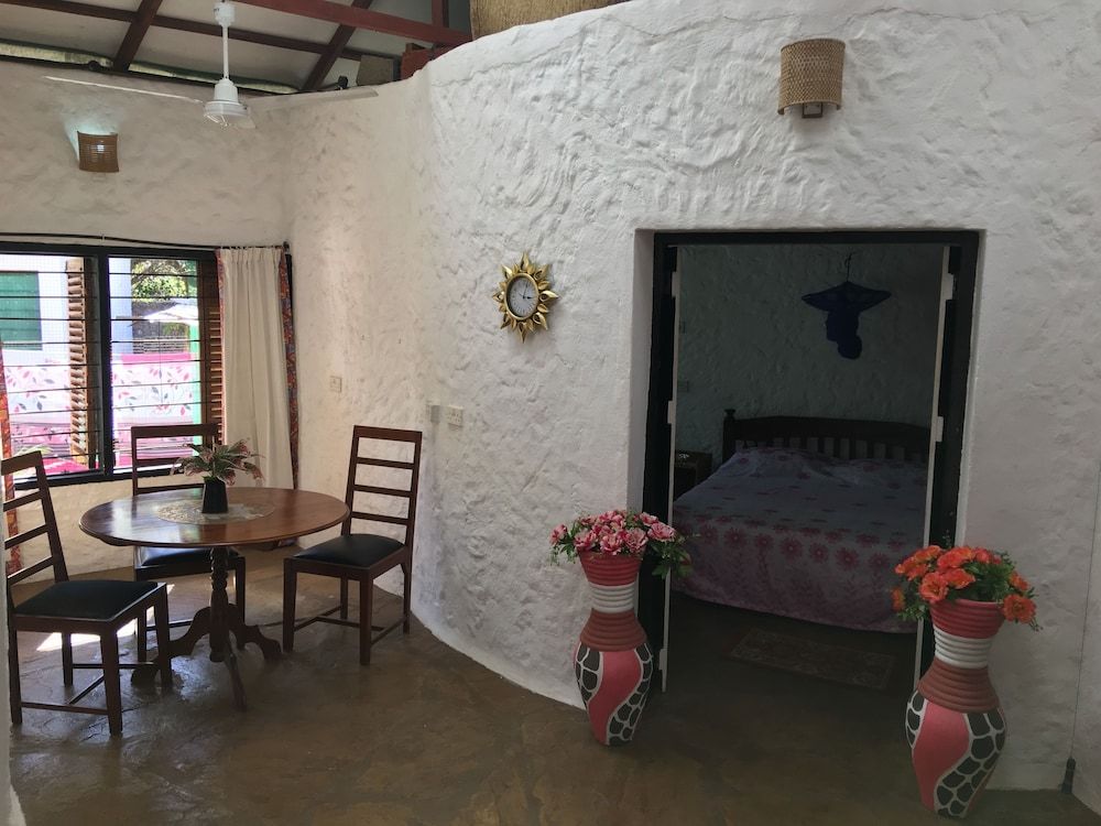 Gloria Beach Lodge Comfort Cottage, 2 Bedrooms, Ensuite, Garden View 2