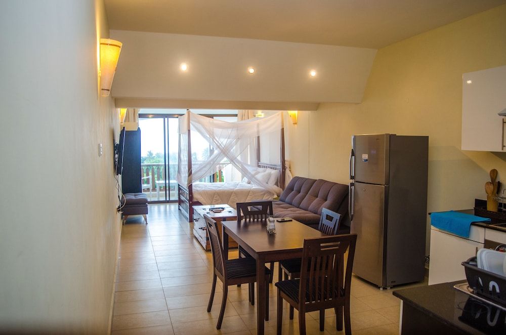 Chrystal Baharini Exclusive Studio 3