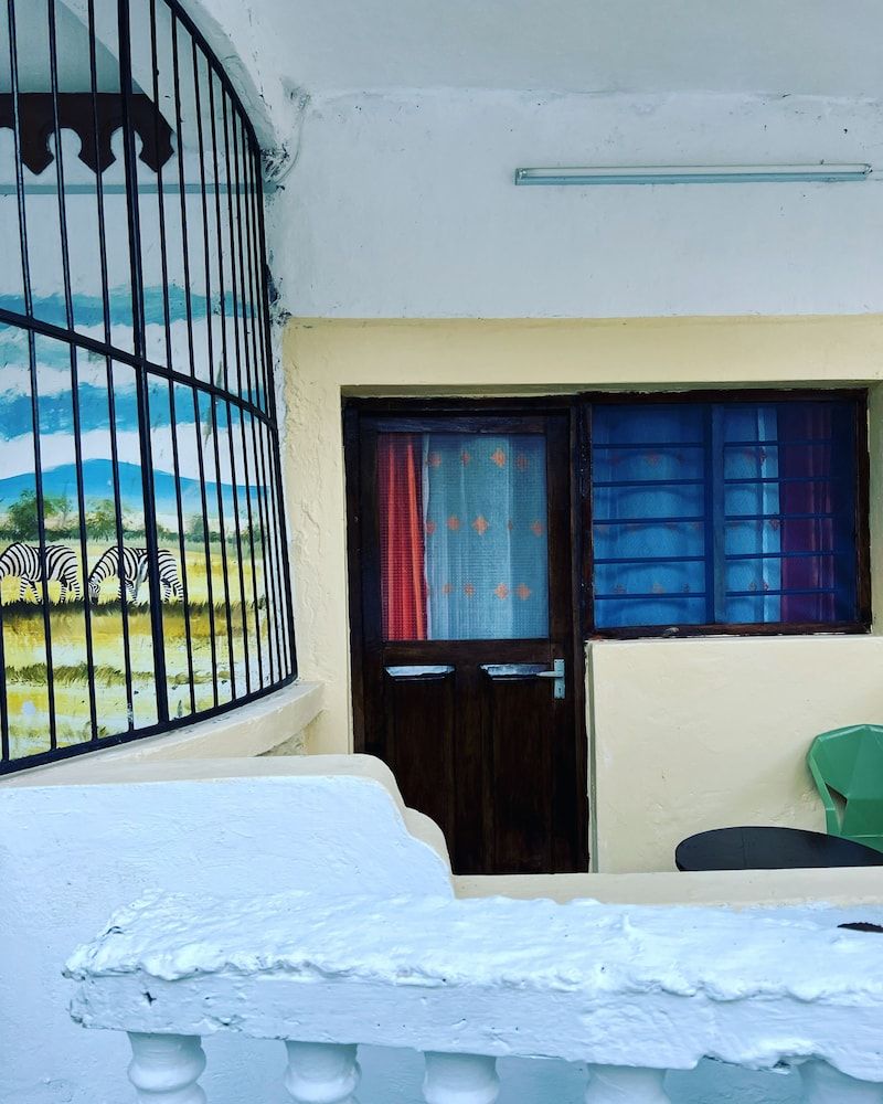 Lovely 5-bed Room House With a Swimming Pool House 10