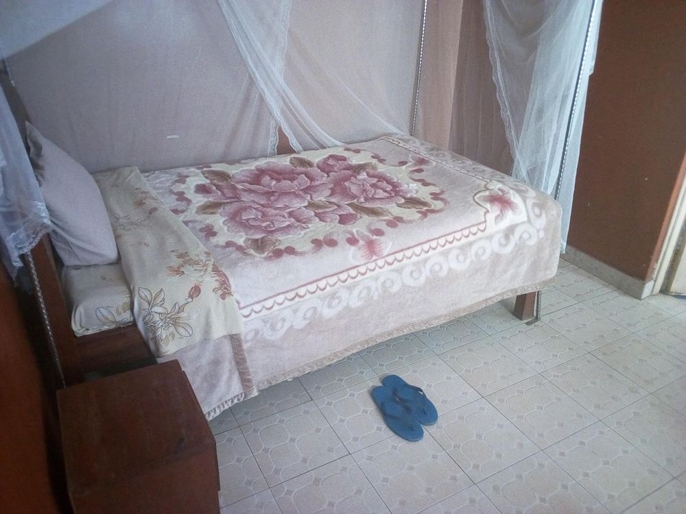 Sirlo Hotel Single Room 2