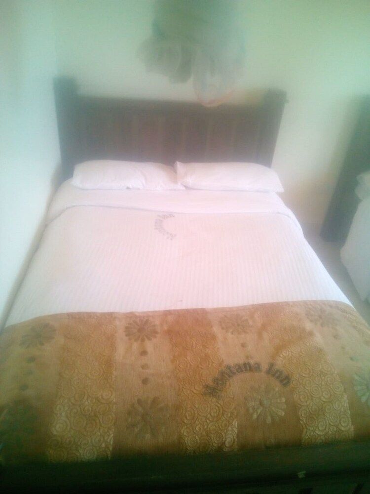 Montanna Inn Standard Room 3