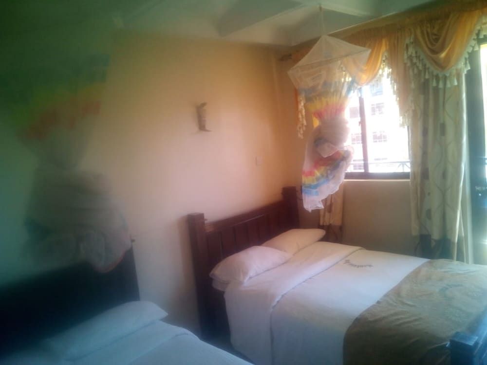 Montanna Inn Twin Room 5