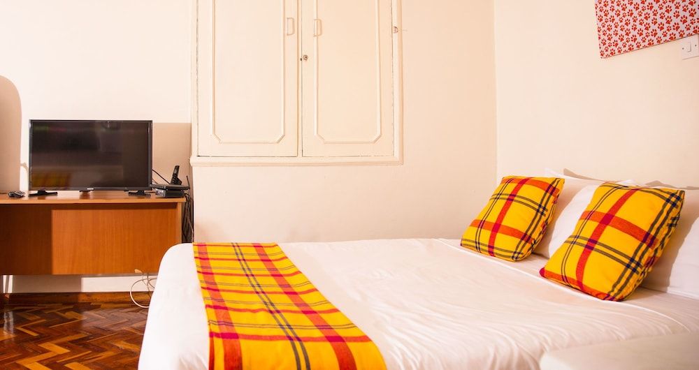 Njema Court Apartments Standard Studio, Kitchen