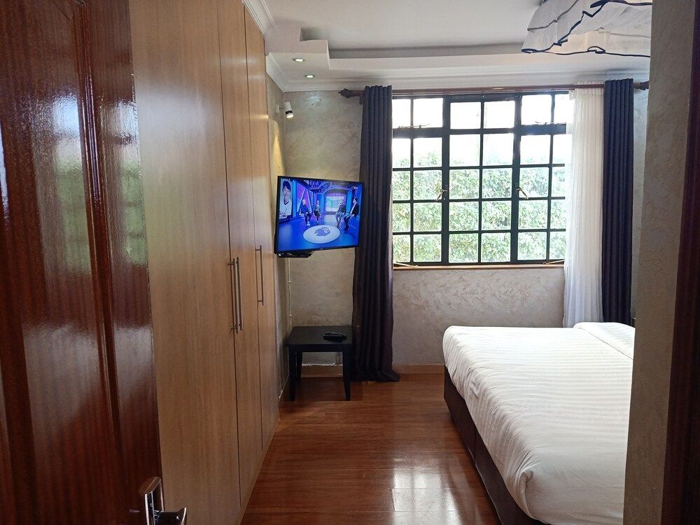 undefined Fourways Junction VIP Suite 6