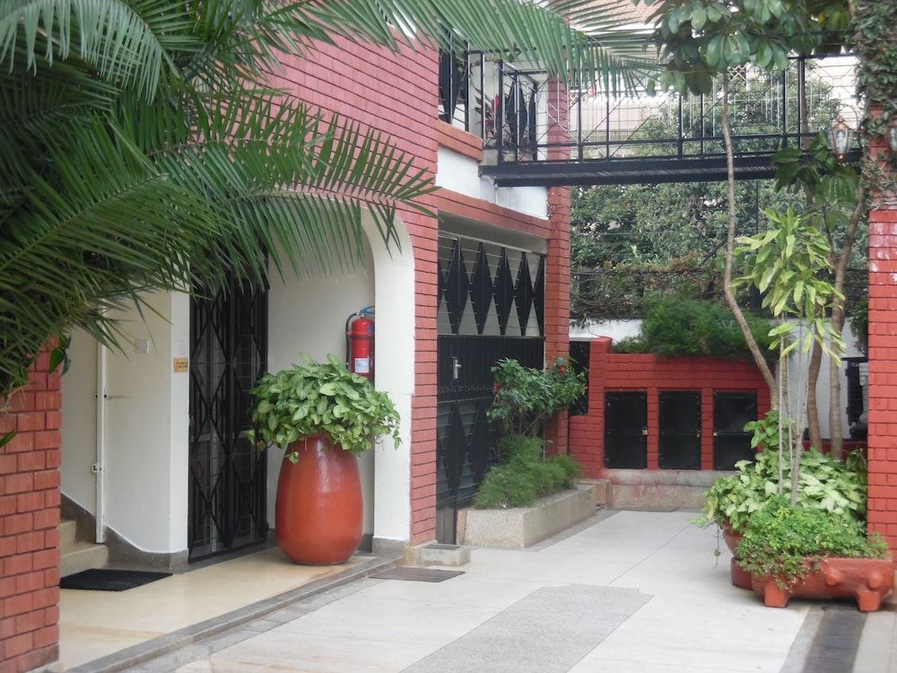 undefined Samra Court 8