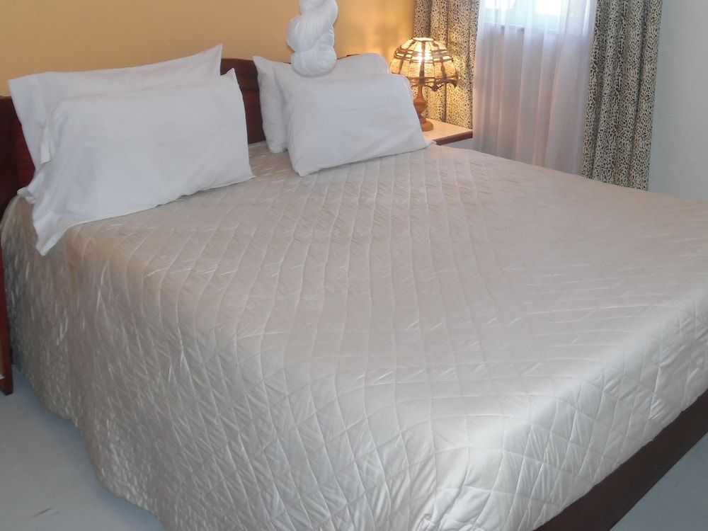 undefined Samra Court