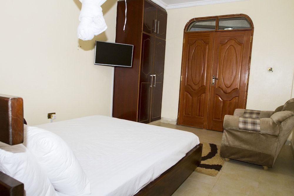 Stanjo Karen Suites Deluxe Double Room, Smoking 4