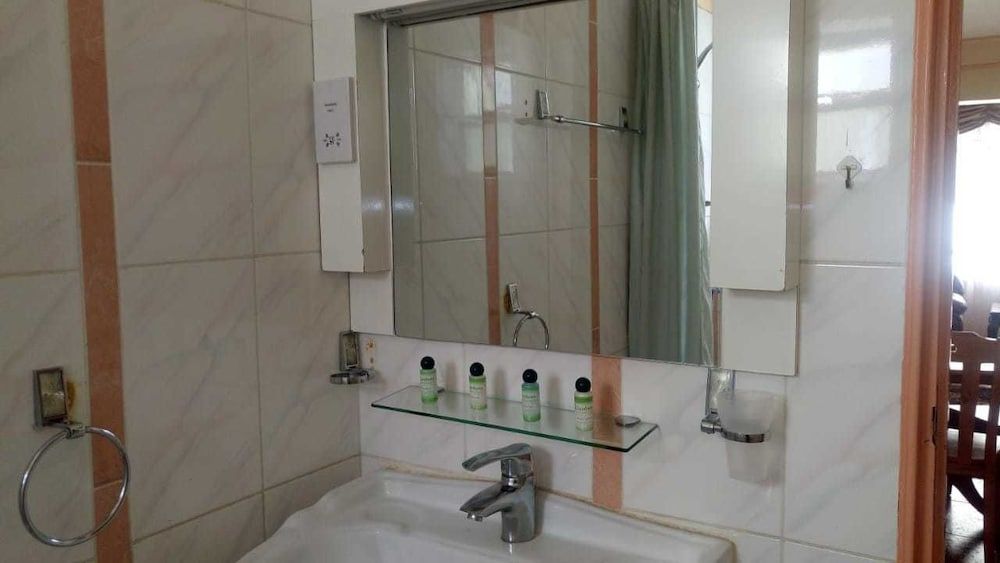 Pinnacle Court Apartments Executive Apartment, 2 Bedrooms, Non Smoking, Courtyard View 19