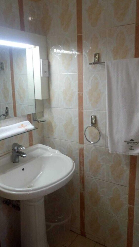 Pinnacle Court Apartments Executive Apartment, 2 Bedrooms, Non Smoking, Courtyard View 16