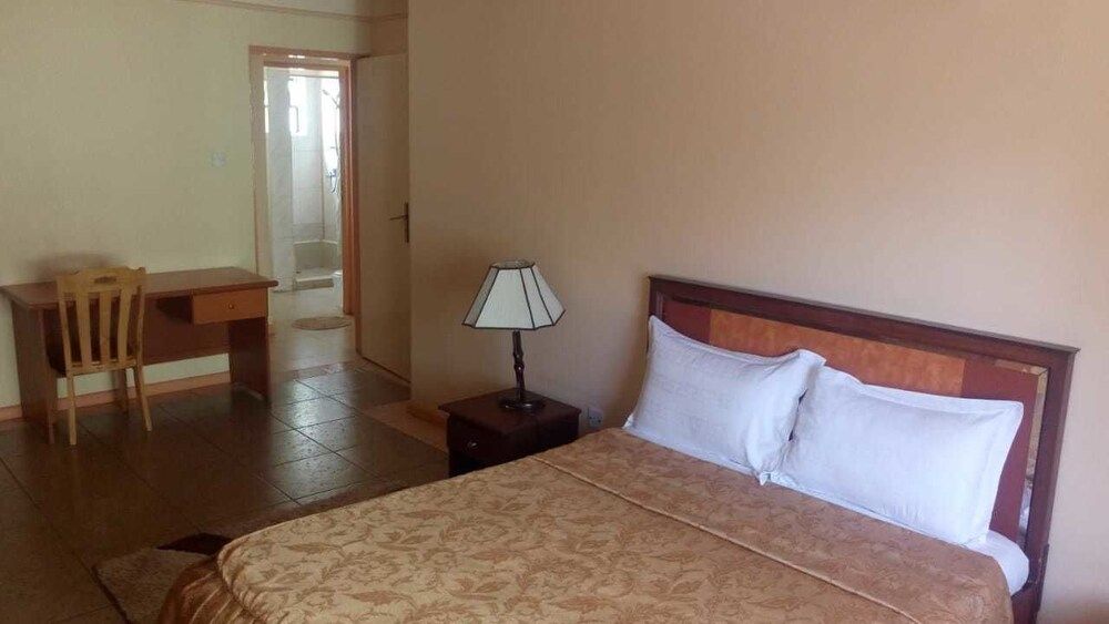 Pinnacle Court Apartments