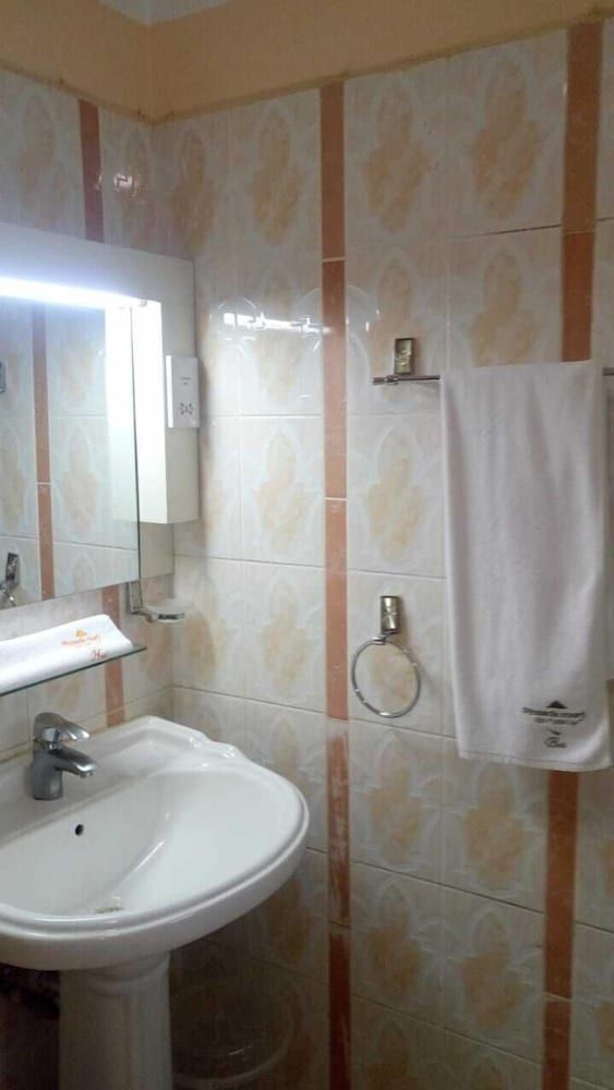 Pinnacle Court Apartments Executive Apartment, 2 Bedrooms, Non Smoking, Courtyard View 17