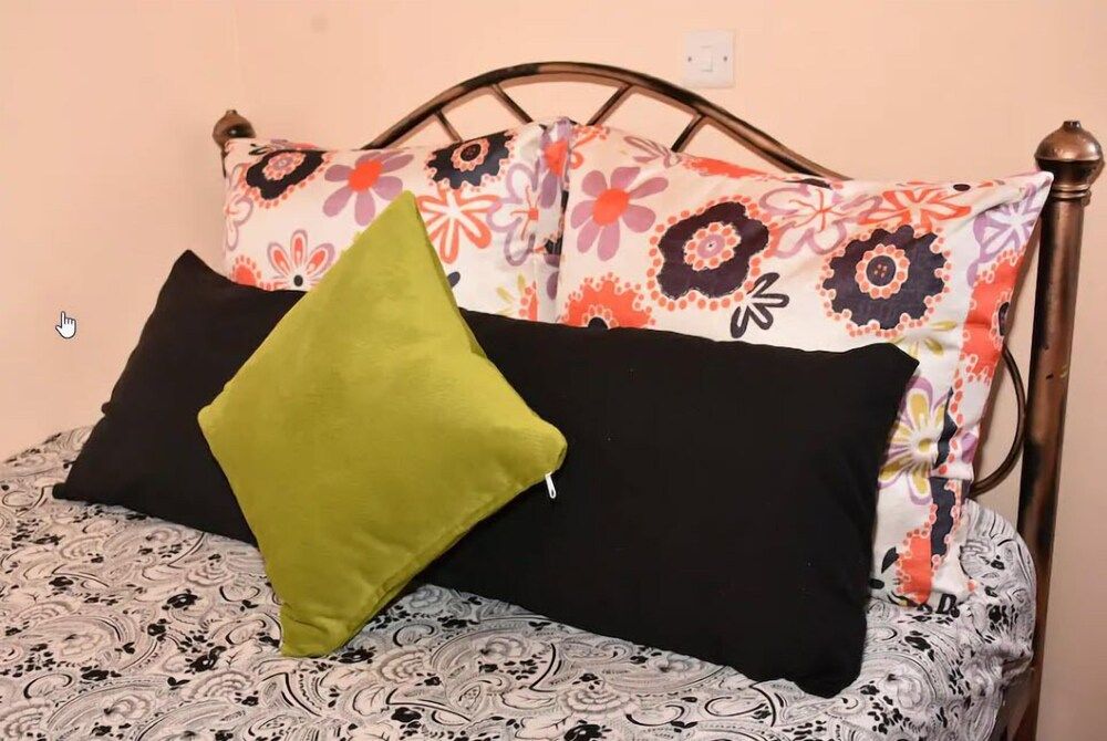 undefined Sherry Homes Zuri Studio 3