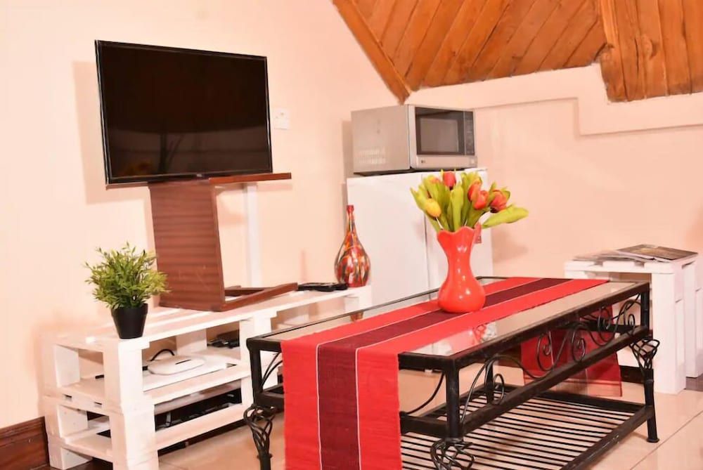 undefined Sherry Homes Zuri Studio 9