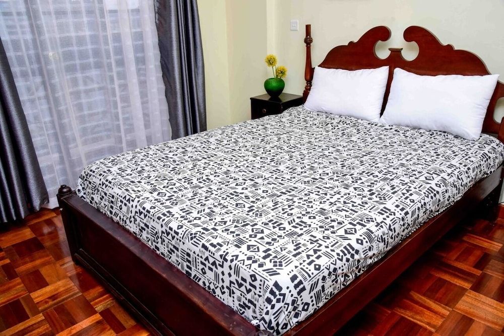 undefined Sherry Homes Safari 4