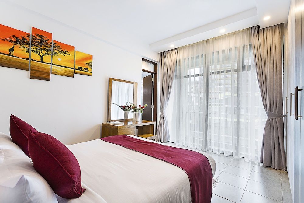 undefined L'Aziz Suites 8