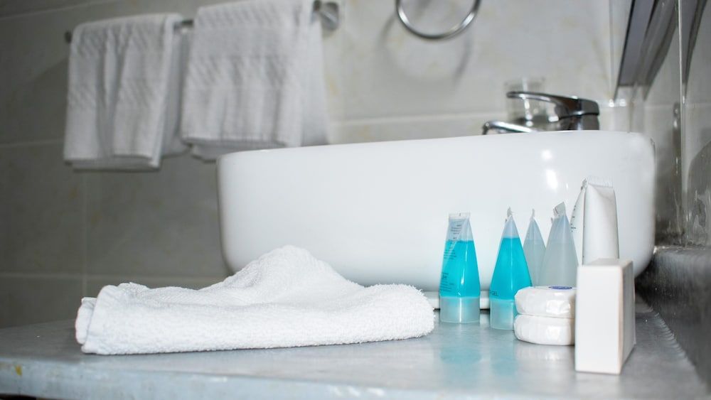 Amelia Hotel Karen Twin Room 10