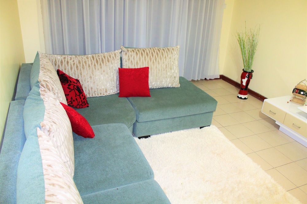 Clean & Cosy Executive Apartment 19