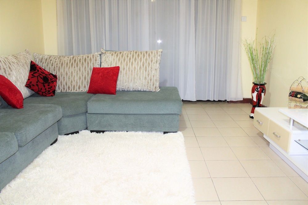 Clean & Cosy Executive Apartment 10