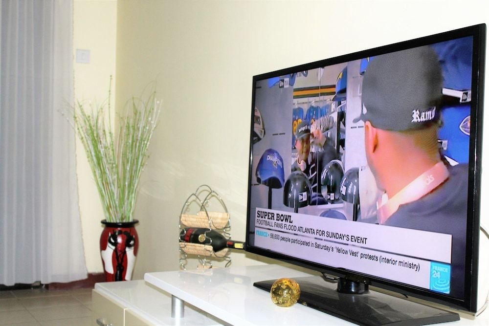 Clean & Cosy Executive Apartment 25