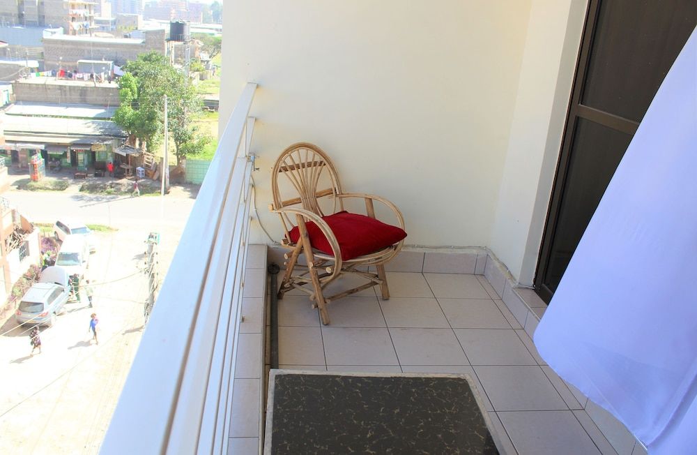 Clean & Cosy Executive Apartment 13