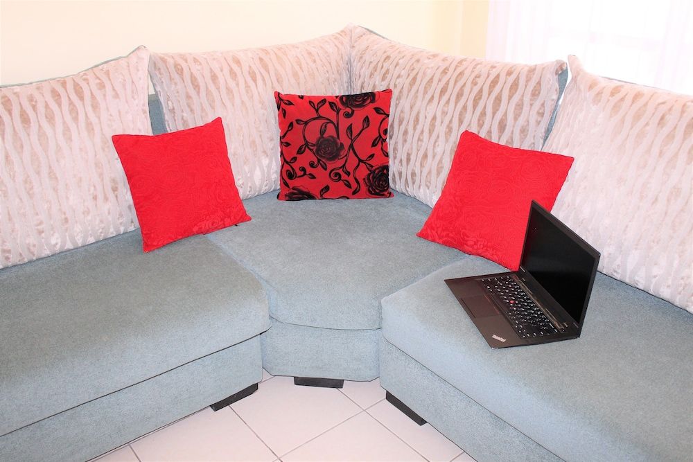 Clean & Cosy Executive Apartment 23