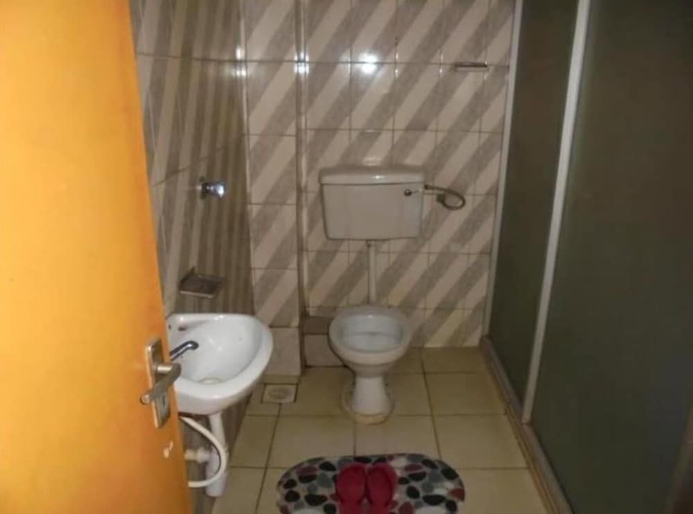 Hotel Jaffers Nairobi Single Room 7
