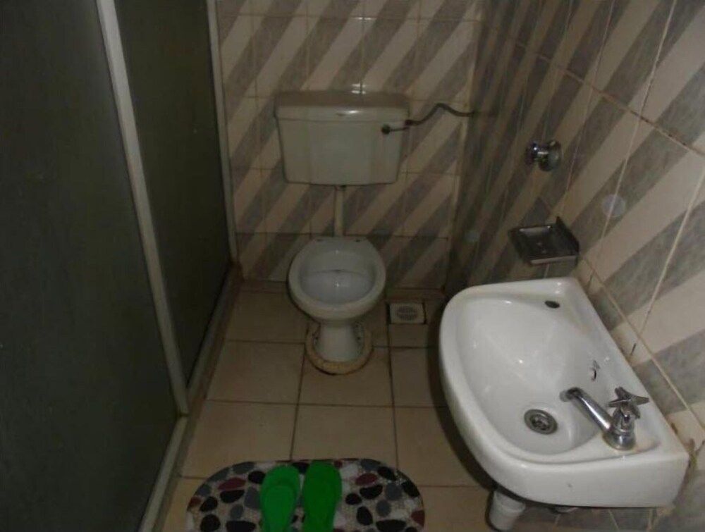 Hotel Jaffers Nairobi Single Room 8