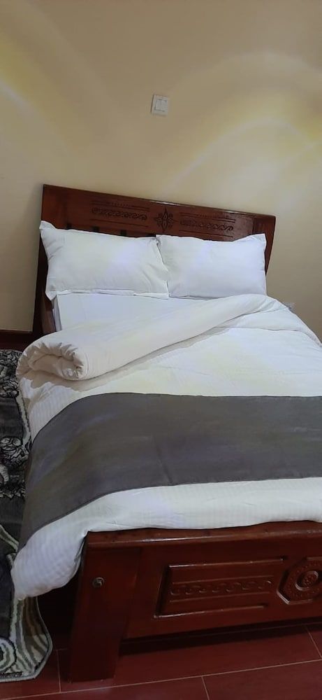 undefined Riverland Apartments 8