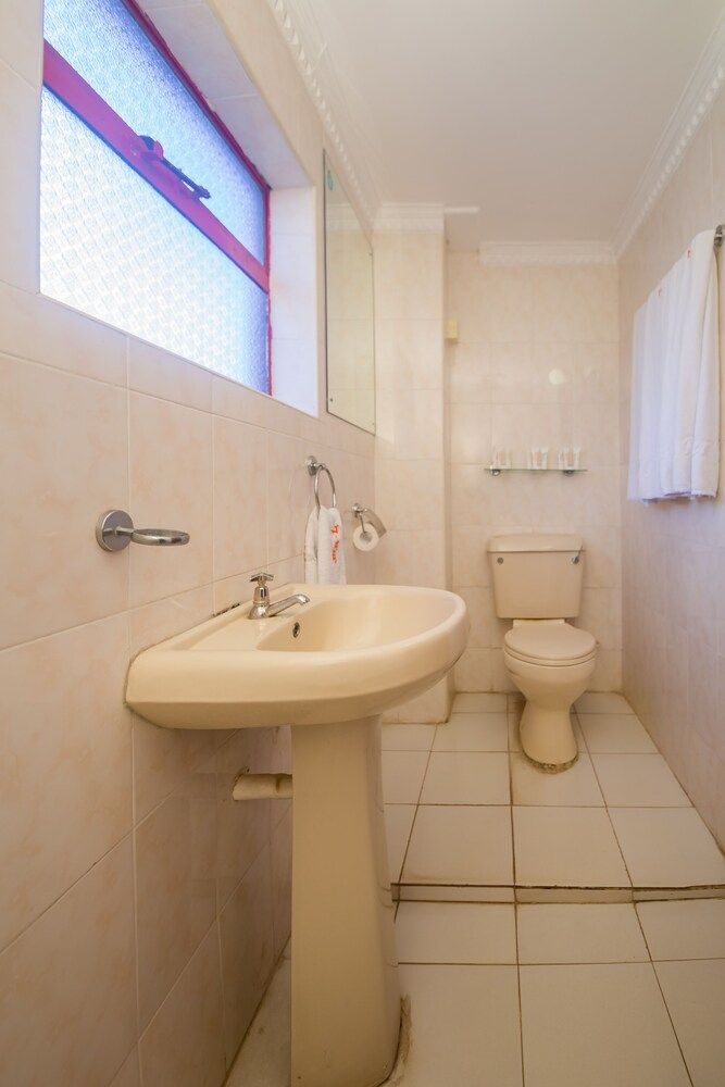 Jupiter Guest Resort Langata Standard Triple Room 4