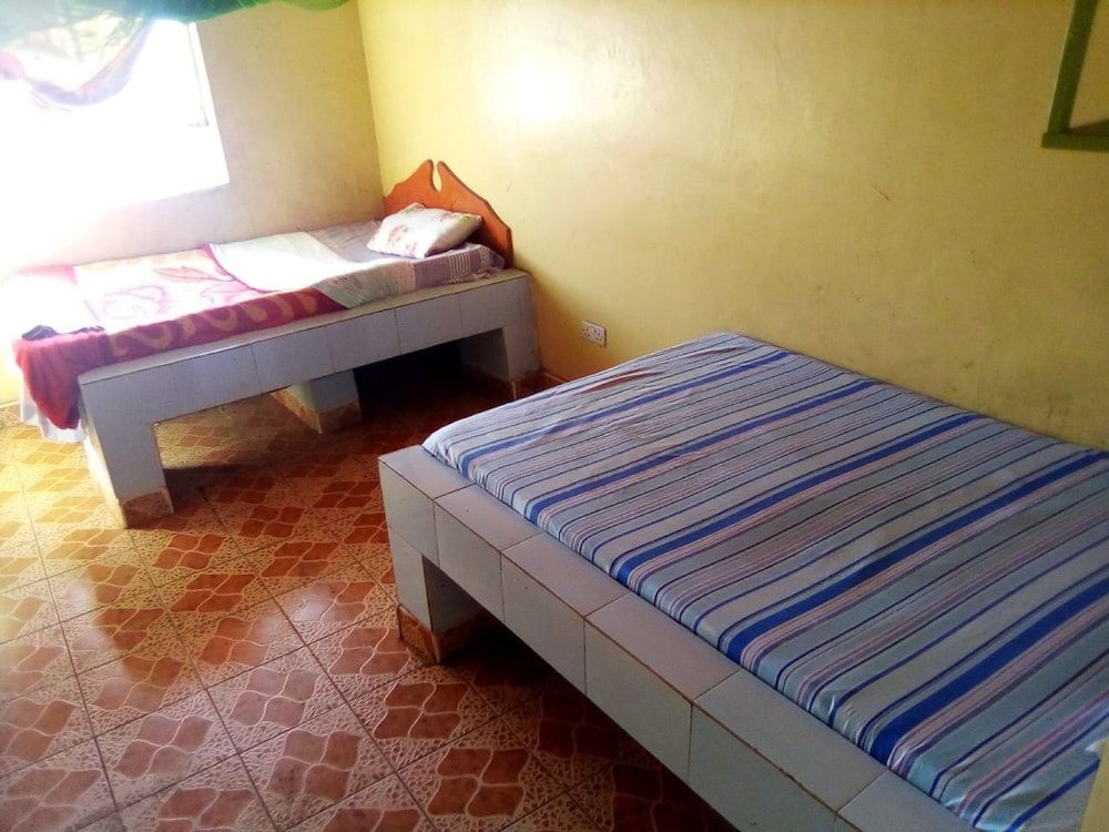 undefined Maureen's Hotel