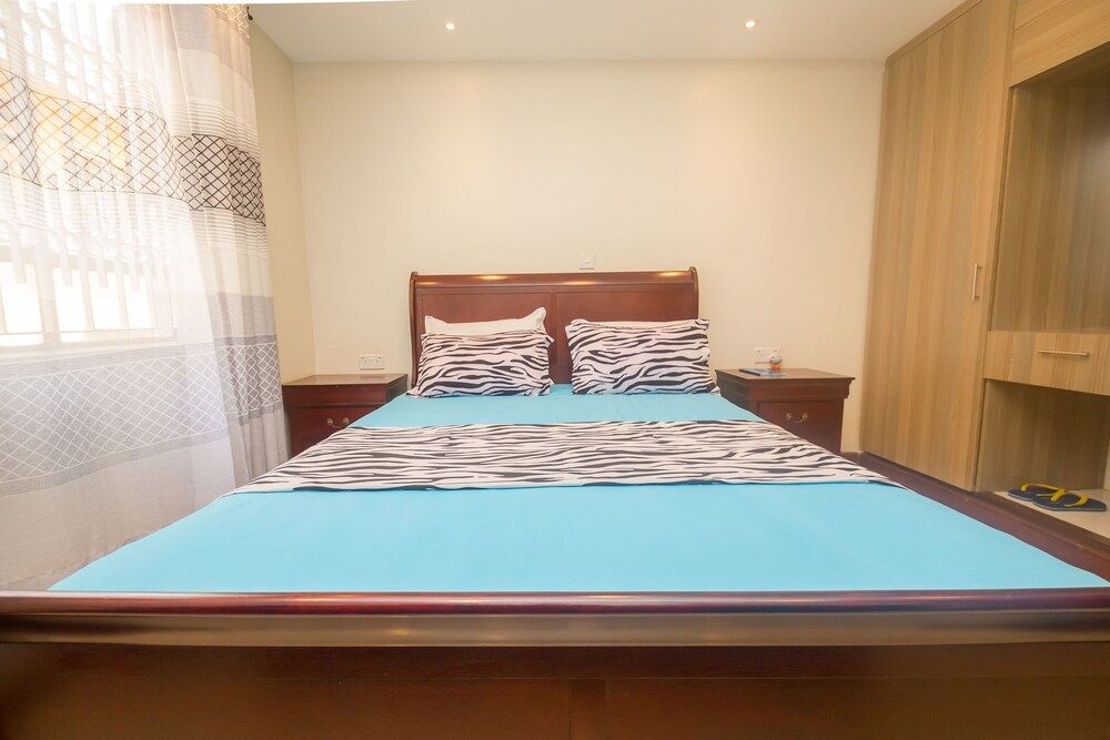 undefined Spacious 2bdr Home-5mins TO Wilson Airport 3