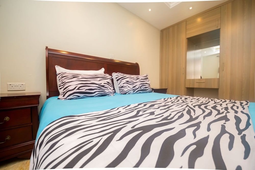 undefined Spacious 2bdr Home-5mins TO Wilson Airport 7