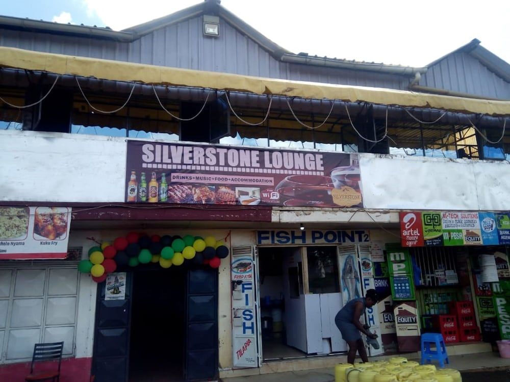 undefined Silverstone Park Bar & Guest House 2