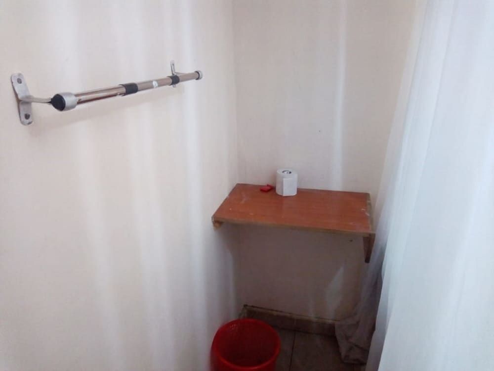 undefined Silverstone Park Bar & Guest House 6