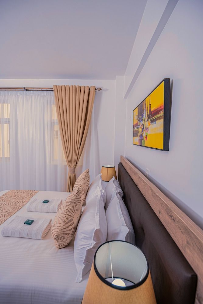 undefined Sebuleni Luxury Apartment by Homes by Della 10