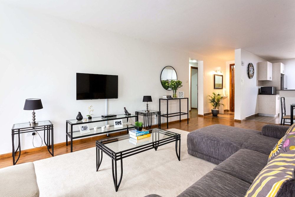 undefined Belle Suites Riverside 7